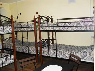 Хостел Хостел Home Hostel NN Нижний Новгород Односпальная кровать в номере на 8 человек-8